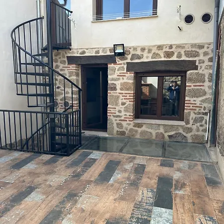 Estudios Con Banera Hidromasaje Y Chimenea Y A Fala Con Jacuzzi, Chimenea Y Terraza * San Martin De Trevejo