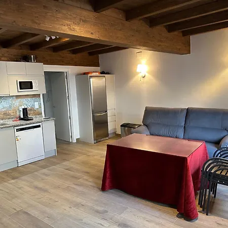 Estudios Con Banera Hidromasaje Y Chimenea Y A Fala Con Jacuzzi, Chimenea Y Terraza Apartment *