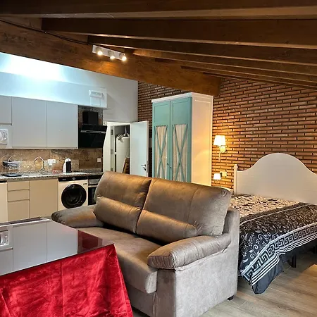 Apartment Estudios Con Banera Hidromasaje Y Chimenea Y A Fala Con Jacuzzi, Chimenea Y Terraza *